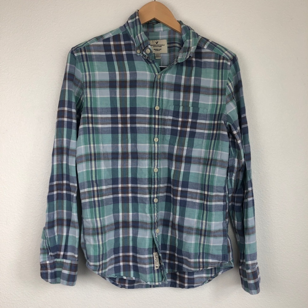 American Eagle plaid button up size S // 0327